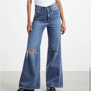 Levi’s High Loose Flare Jeans